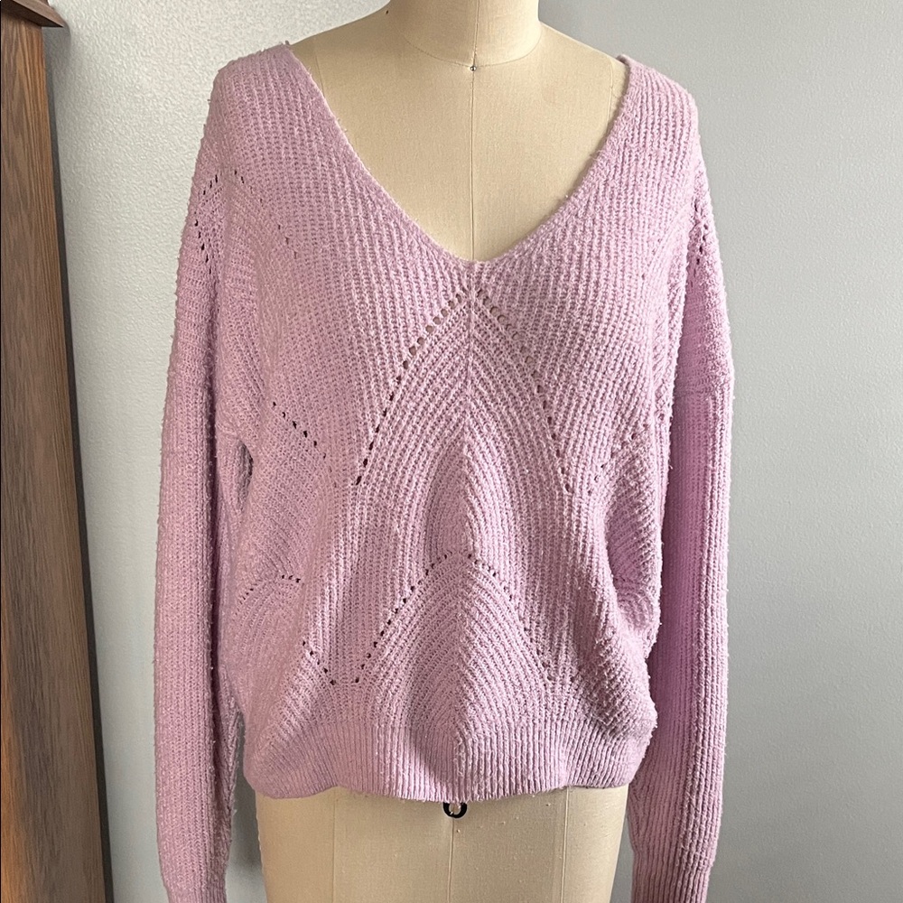 Elegant Lavender V-Neck Sweater